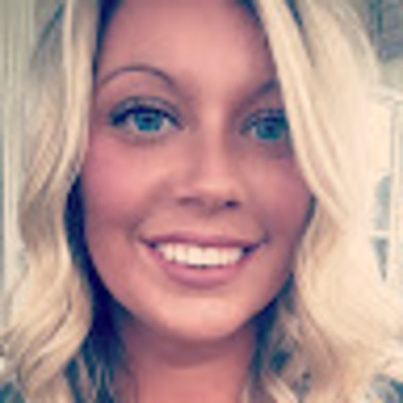 Meet your Posher, Tori - Picture 1 of 1